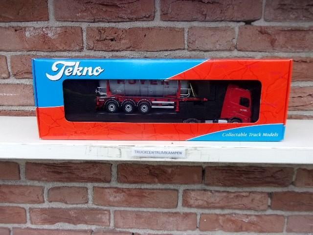 Tekno  Volvo  FH  van  Hoyer met  Swap  Container., Ophalen of Verzenden, Nieuw, Bus of Vrachtwagen, Tekno