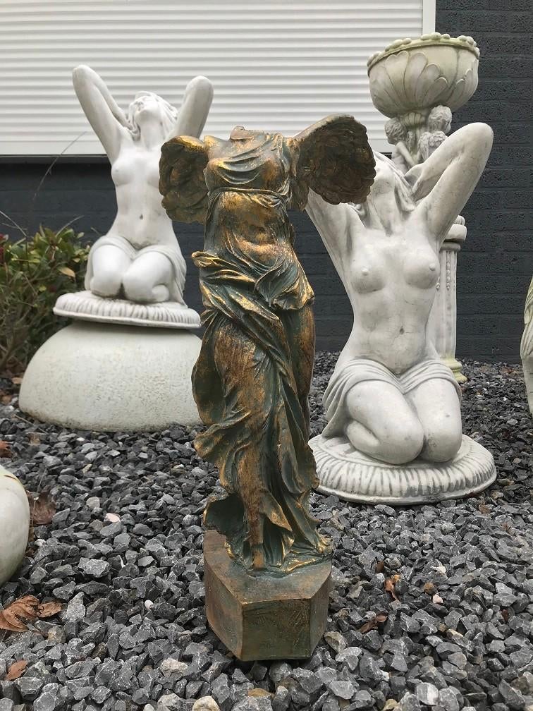 Prachtig beeld van Nikè, gemaakt van polystone, Tuin en Terras, Kunststof, ., Overige typen, Ophalen of Verzenden