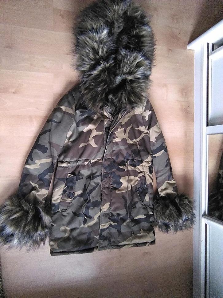 Leger print winterjas, Kleding | Dames, Jassen | Winter, Zo goed als nieuw, Maat 36 (S), Groen, Ophalen of Verzenden