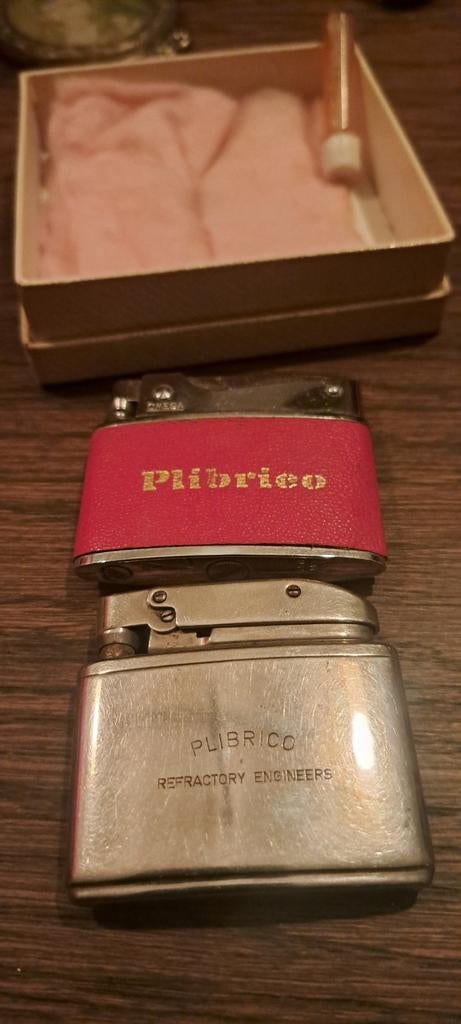 2 Vintage Plibrico Omega aanstekers + vuursteentjes, Ophalen of Verzenden