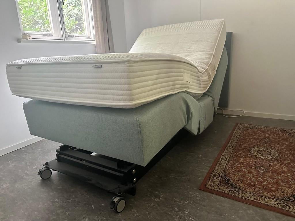 Boxspring verstelbaar speciaal voor senioren 200 x 100 cm, Ophalen, 100 cm, Zo goed als nieuw, 200 cm