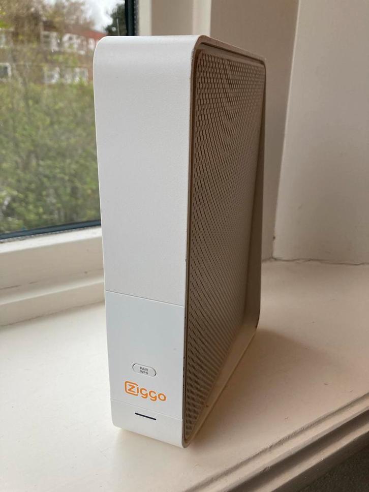 Ziggo Wifi Modem/Router - Uitstekende Staat, Computers en Software, Routers en Modems, Zo goed als nieuw, Router met modem, Ophalen