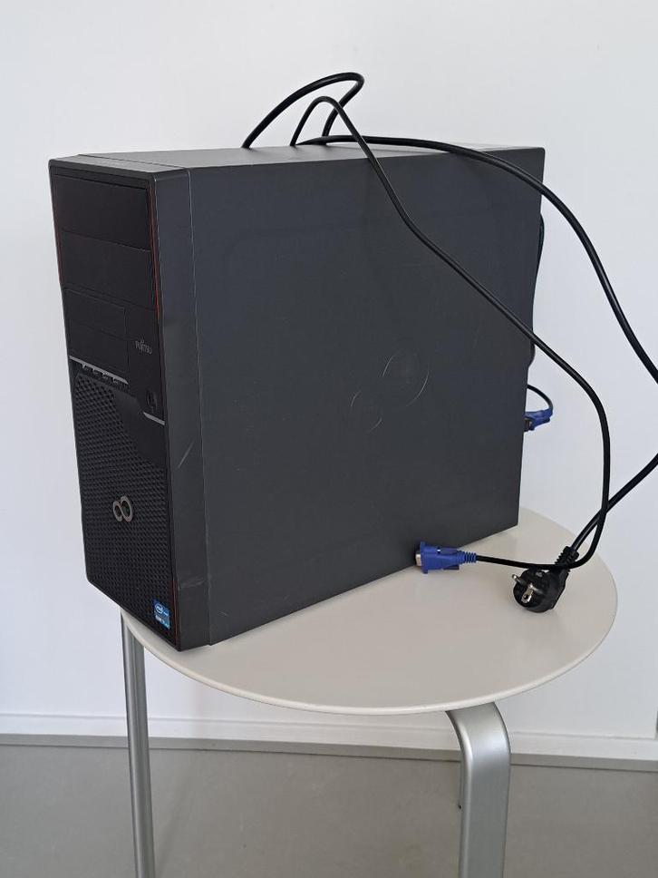 Desktop Fujitsu, Computers en Software, Desktop Pc's, Gebruikt, 3 tot 4 Ghz, SSD, Ophalen