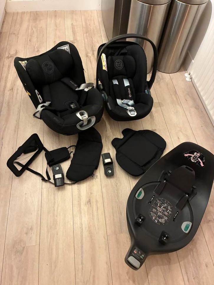 Complete cybex set base + 2 autostoelen, Kinderen en Baby's, Autostoeltjes, Gebruikt, Overige merken, 0 t/m 13 kg, Isofix, Ophalen