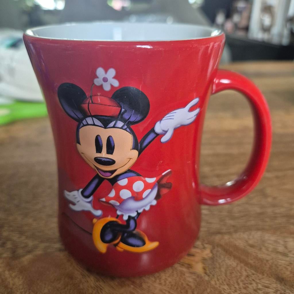 Minnie Mouse Mok Disneyland Parijs - Rood, Gebruikt, Keramiek, Ophalen of Verzenden, Overige stijlen
