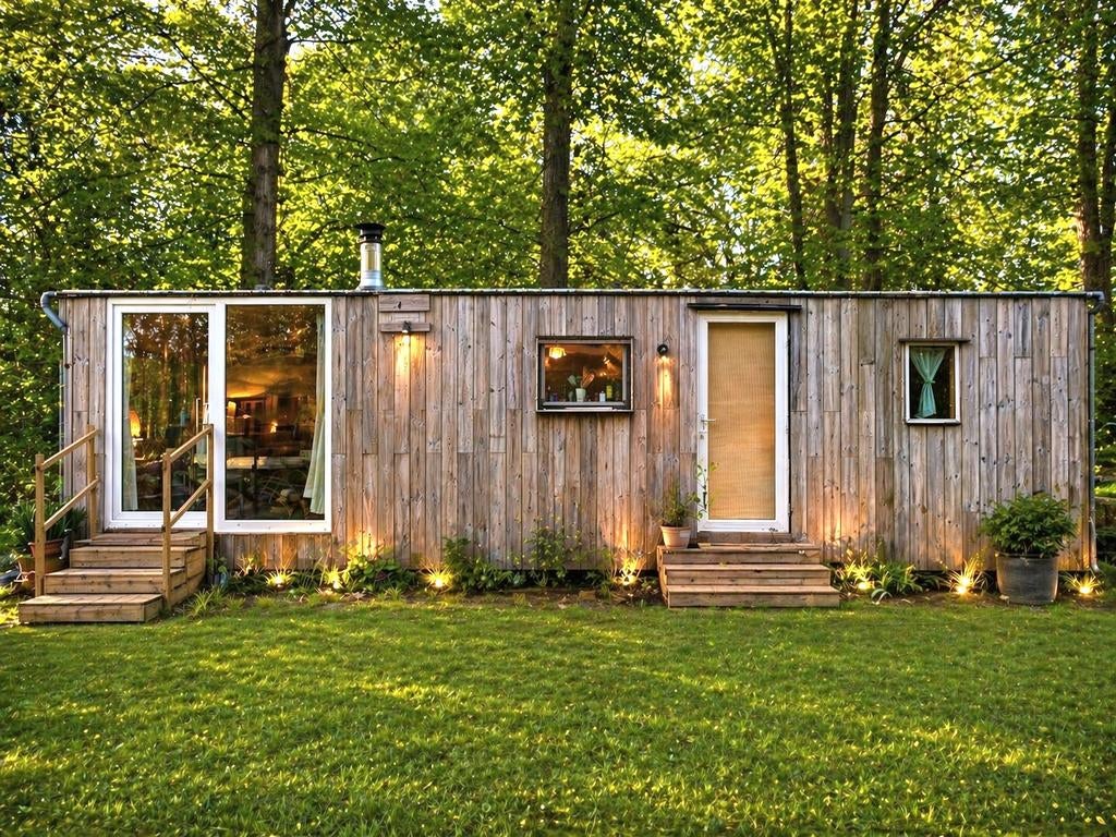 Uniek Tiny House/Tuinhuis/Airbnb 9x3m kijkdag 29 april!, Huizen en Kamers, Recreatiewoningen te koop