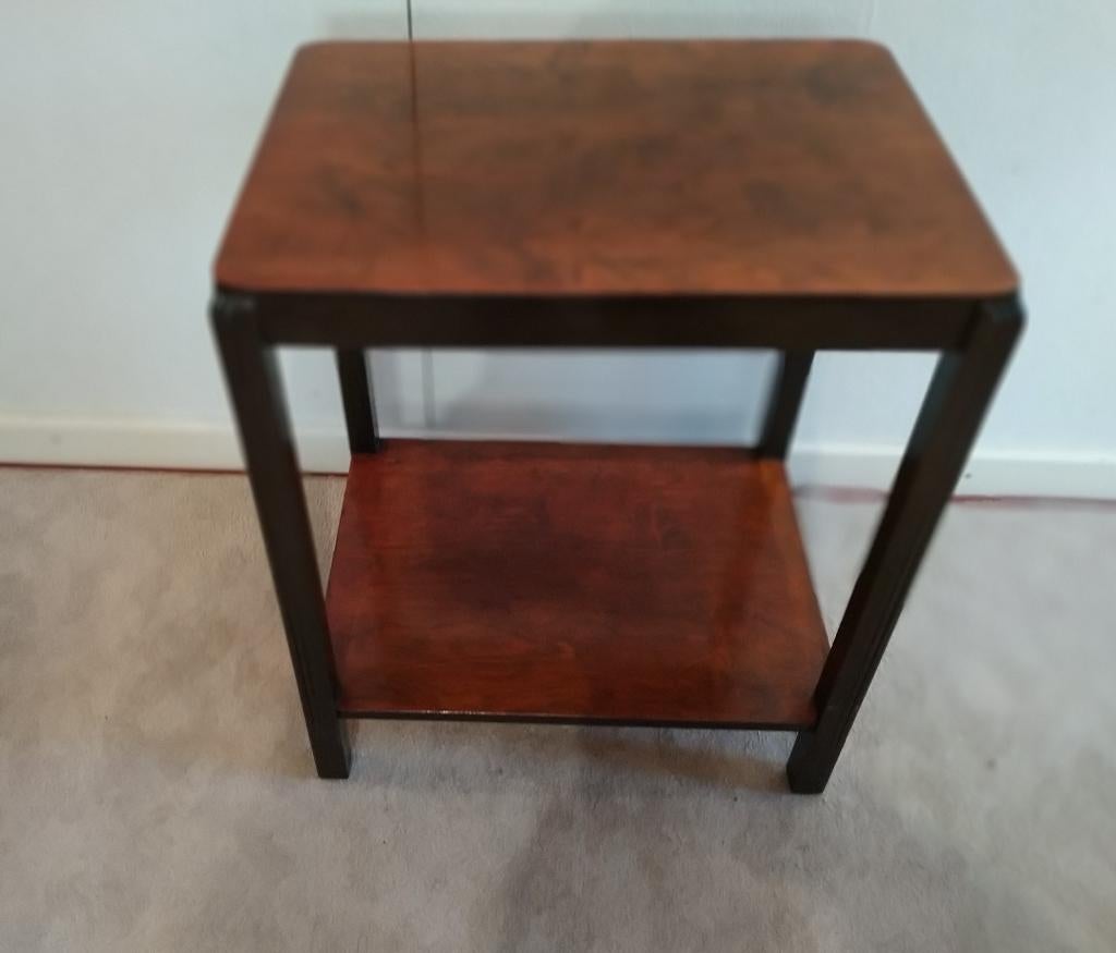 Art deco bijzettafeltje van wortelnoot met zwarte pootjes, Ophalen of Verzenden