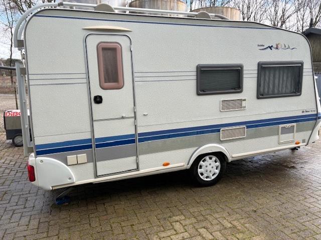 Hobby 440 de luxe easy - Jan2005, Caravans en Kamperen, Caravans, Particulier, tot en met 4, 1000 - 1250 kg, Standaardzit, Hobby