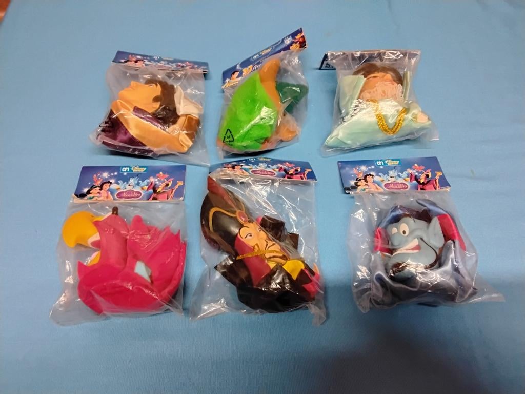 Handpoppen, Disney., Ophalen