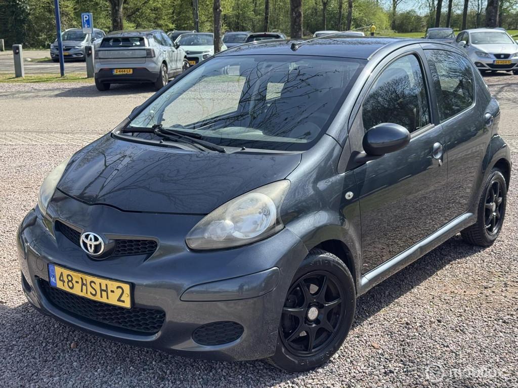 Toyota Aygo 1.0 Nieuw APK!, Voorwielaandrijving, Gebruikt, 4 stoelen, 68 pk