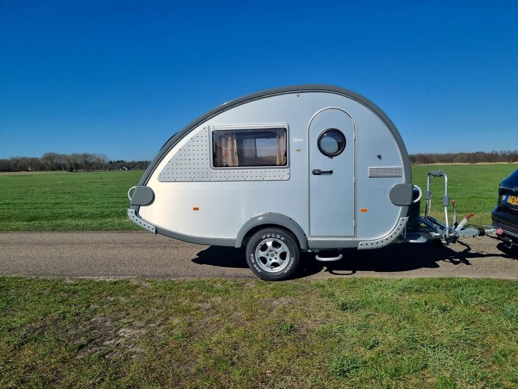 T@B 320 RS | Isabella Voortent | 100km/u | Ideaal voor EV, Rondzit, Tot en met 2, Koelkast, Particulier