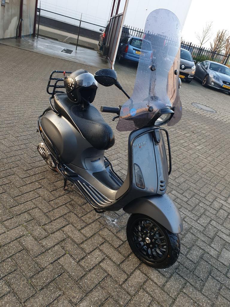 VESPA SPRINT in goed staat, Fietsen en Brommers, Scooters | Vespa, Ophalen of Verzenden, Zo goed als nieuw, Benzine