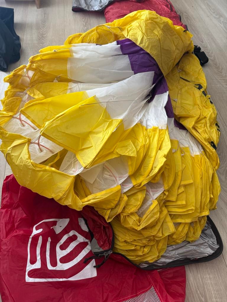 Gin Carrara Paraglider Gin Genie 4 Harness SupAir 08 reserve, Ophalen of Verzenden, Gebruikt