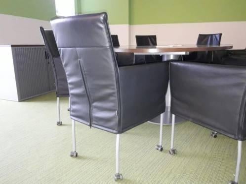 Amerland stoelen zwart leer verrijdbaar (6 beschikbaar), Huis en Inrichting, Stoelen, Postbus, Zwart, Info@amerland.nl, Ophalen of Verzenden