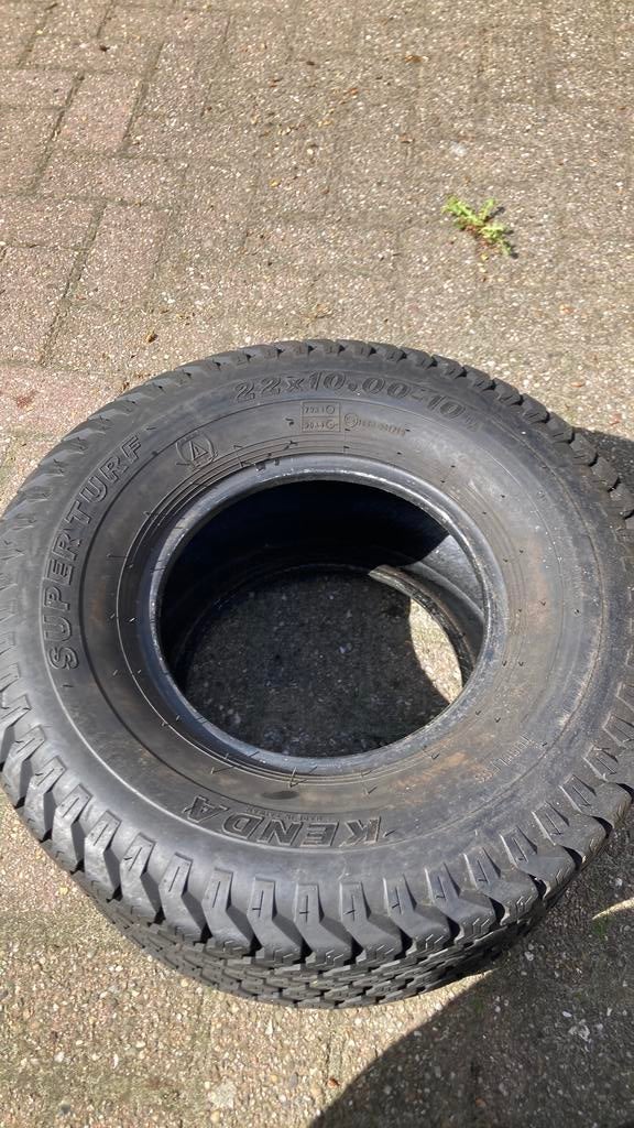 Banden voor een landbouw quad 22x10.00-10, Ophalen