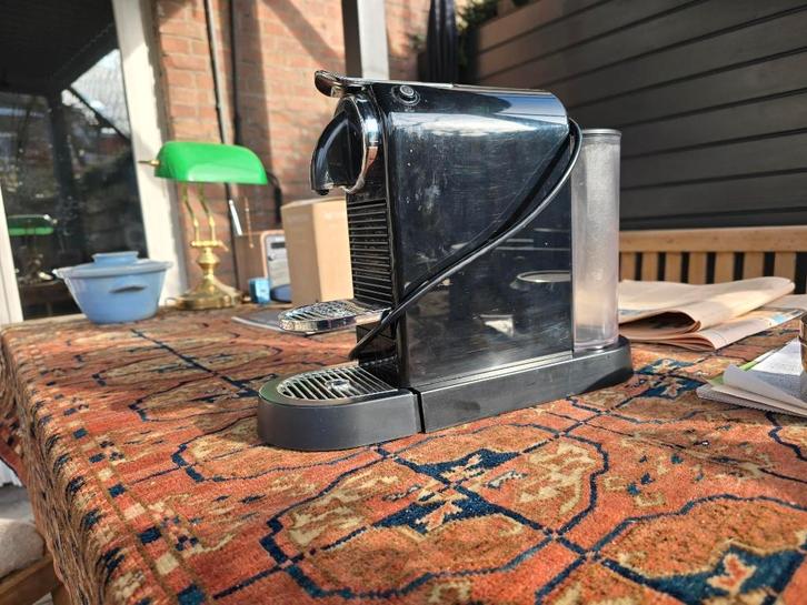 Nespresso Citiz espresso apparaat, Witgoed en Apparatuur, Koffiezetapparaten, Gebruikt, Koffiemachine, 10 kopjes of meer, Afneembaar waterreservoir