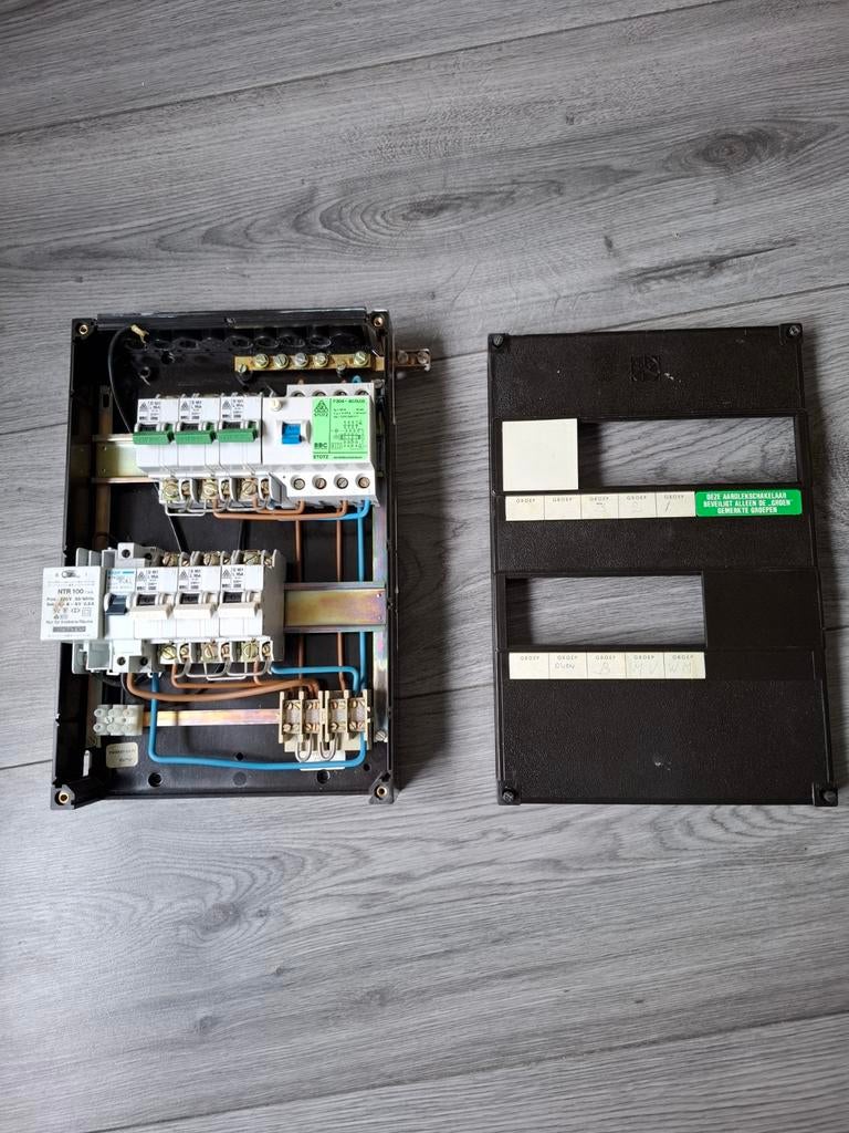 Meterkast stoppenkast voor hobby schuur T.E.A.B., Doe-het-zelf en Verbouw, Elektra en Kabels, Ophalen, Gebruikt, Overige typen