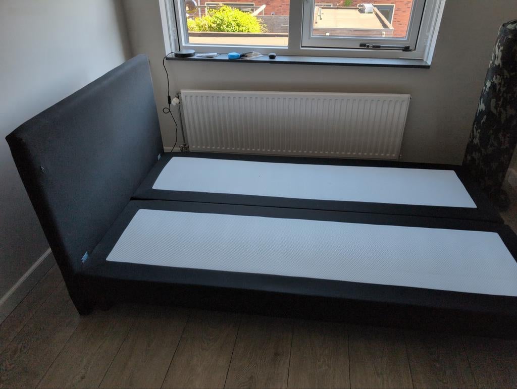 Boxspring met hoofdbord 120x200 - gebruikt, Huis en Inrichting, Slaapkamer | Boxsprings, Ophalen, Zwart, Zo goed als nieuw, Twijfelaar