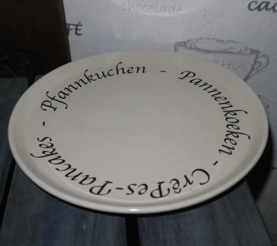 Pannenkoekbord 4 talen 27 cm doorsnee 2 stuks, Huis en Inrichting, Keuken | Servies, Gebruikt, Bord(en), Overige stijlen, Aardewerk