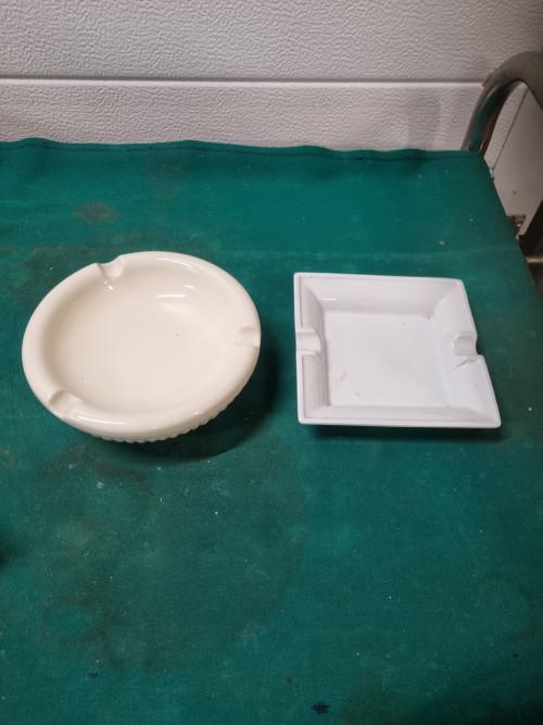 asbakken wit en creme porselein, Verzamelen, Ophalen of Verzenden, 'T Olde Gre-j, Info@toldegrej.nl, Endepoelstraat 20f Didam