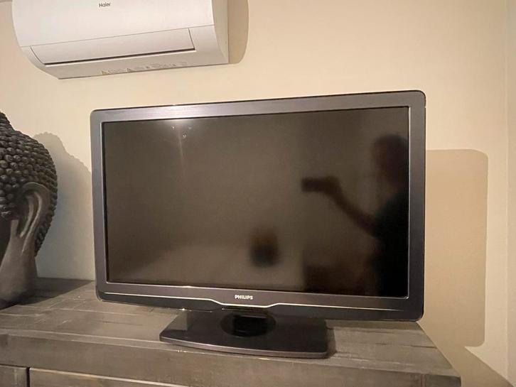 Philips TV  82 cm breed x 47 cm hoog  (37 inch?), Audio, Tv en Foto, Televisies, Gebruikt, LCD, 40 tot 60 cm, HD Ready (720p)