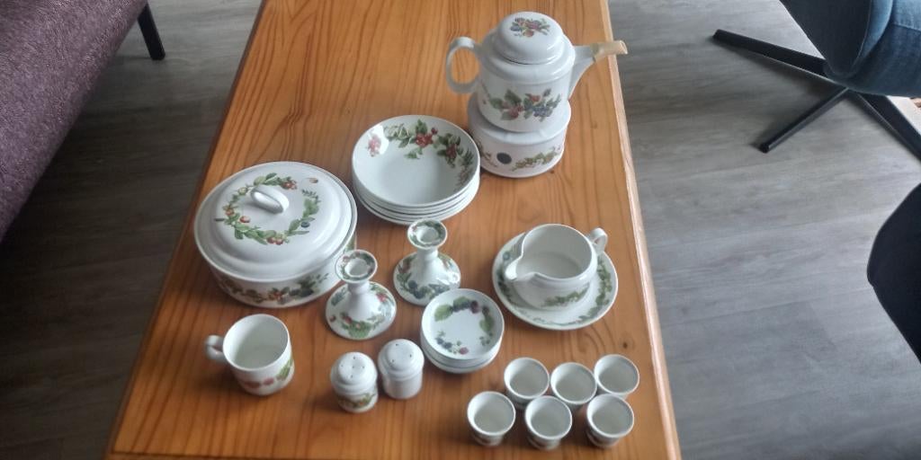 servies Marjolein Bastin (libelle), Ophalen, Gebruikt, Overige typen, Wedgwood