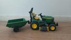 Bruder John Deere grasmaaier met aanhanger, Ophalen