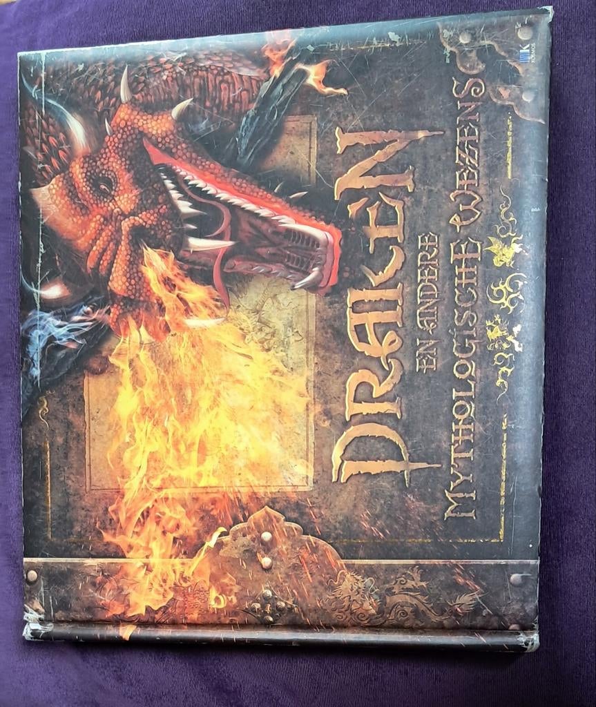 Drakenboek - Tweedehands, goede staat, Ophalen of Verzenden, Gelezen