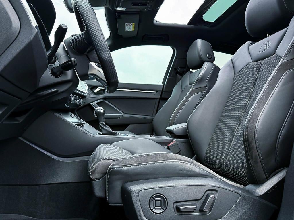 Audi Q3 Sportback 45TFSI e 245pk S-Tronic Competition S Edit, Gebruikt, Leder en Stof, Lane Keeping Assist, Hybride Elektrisch/Benzine