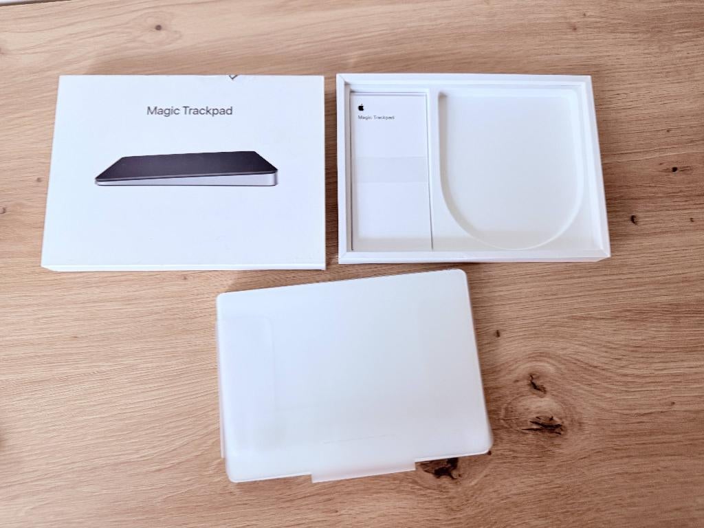 Apple Magic Trackpad in white, Computers en Software, Ergonomisch, Rechtshandig, Ophalen of Verzenden, Zo goed als nieuw