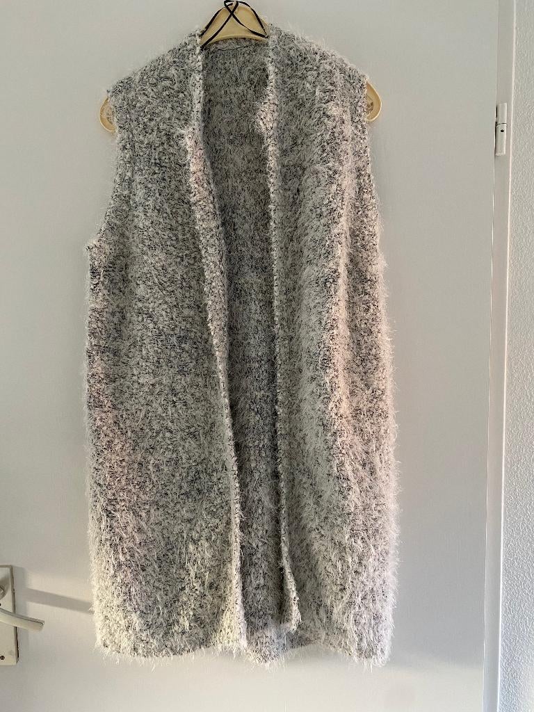 Zacht mouwloos lang vest - maat S - 90% polyester 10% acryl, Ophalen of Verzenden, Zo goed als nieuw, Maat 36 (S), Grijs