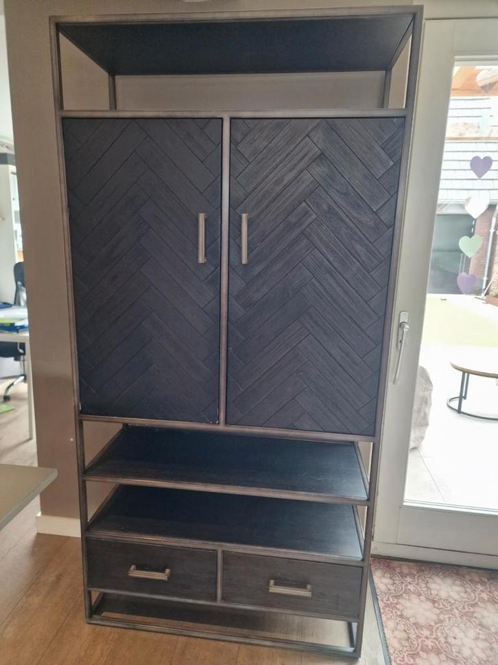 Industriële Opbergkast met Visgraat Deuren en 2 Lades, Huis en Inrichting, Kasten | Overige, Zo goed als nieuw, Ophalen