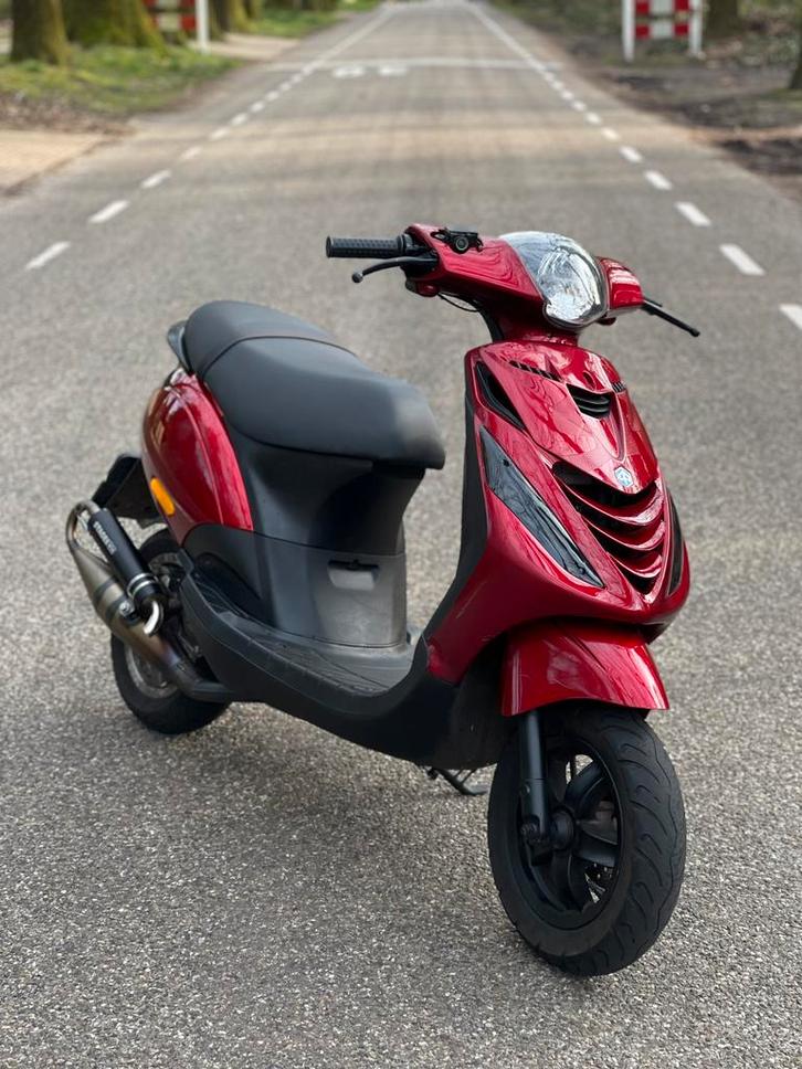 Zip 70cc brom, Fietsen en Brommers, Scooters | Piaggio, Zo goed als nieuw, Zip, Benzine, Ophalen