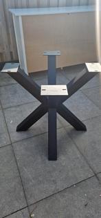 Ronde eiken eettafel met zwart stalen poot - MOET WEG!, Huis en Inrichting, Tafels | Eettafels, Gebruikt, Rond, Ophalen of Verzenden