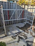 Kamersteiger frame met wielen maar zonder blad, Doe-het-zelf en Verbouw, Steigers, Ophalen, Gebruikt, Rolsteiger of Kamersteiger