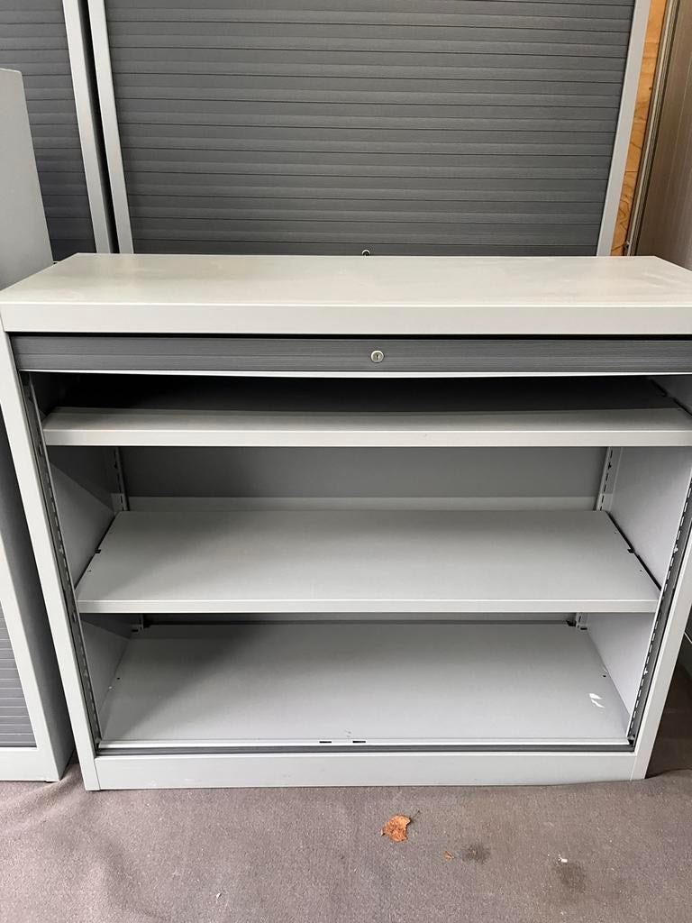 Diverse Archiefkasten / Roldeurkasten Kinnarps, Ophalen, 100 tot 150 cm, Meerdere deuren, Kinnarps