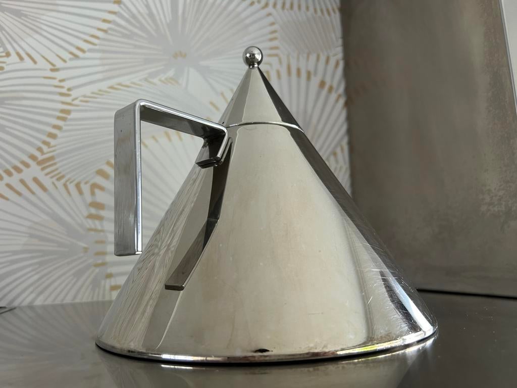 Alessi Il Conico theepot waterkoker, Theepot/fluitketel, Gebruikt, Italy, Zilver