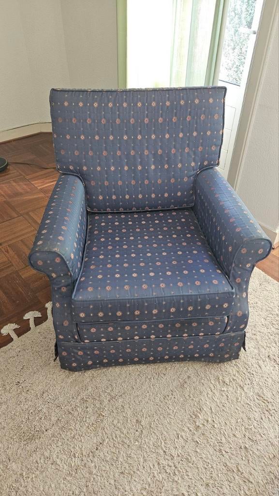 Gratis Comfortabele blauwe fauteuil met patroon, Huis en Inrichting, Ophalen, Gebruikt, Blauw, Klassiek