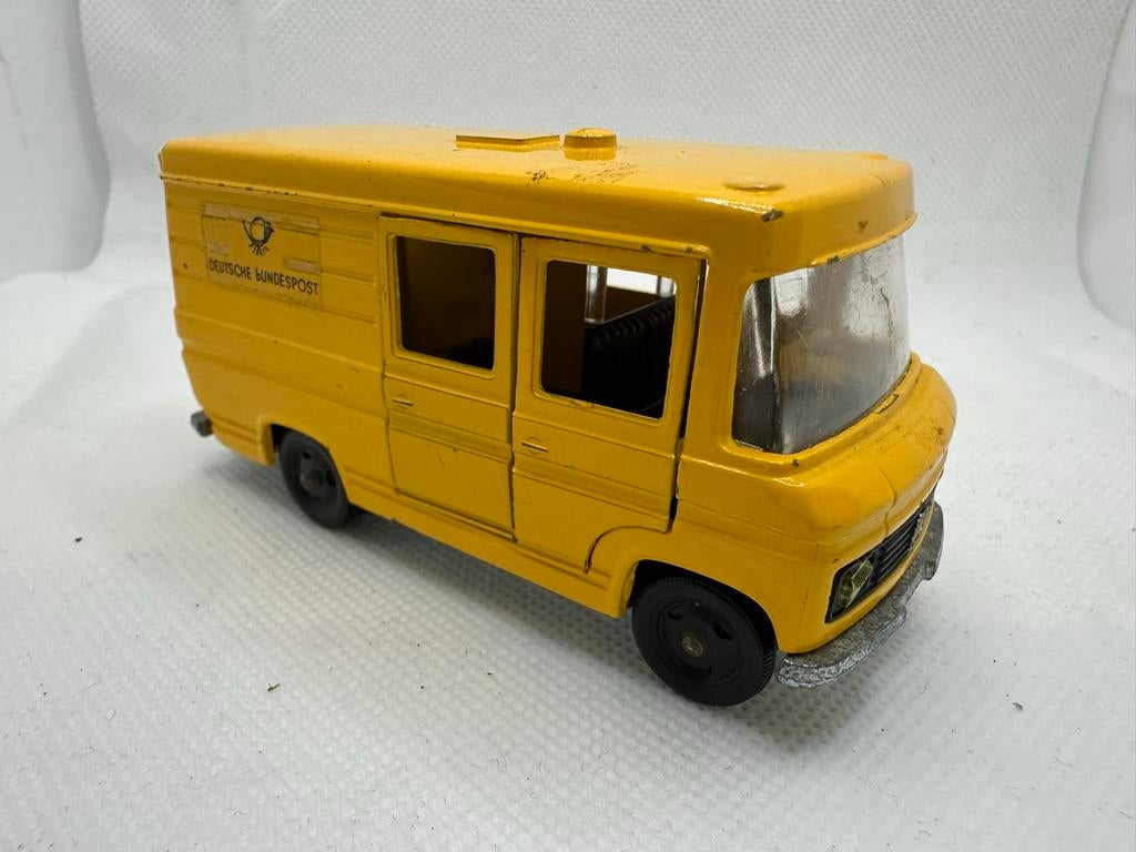 Siku V305 Mercedes LP608 Bundespost 1972 - Nieuwstaat, Ophalen of Verzenden, Zo goed als nieuw, Bus of Vrachtwagen