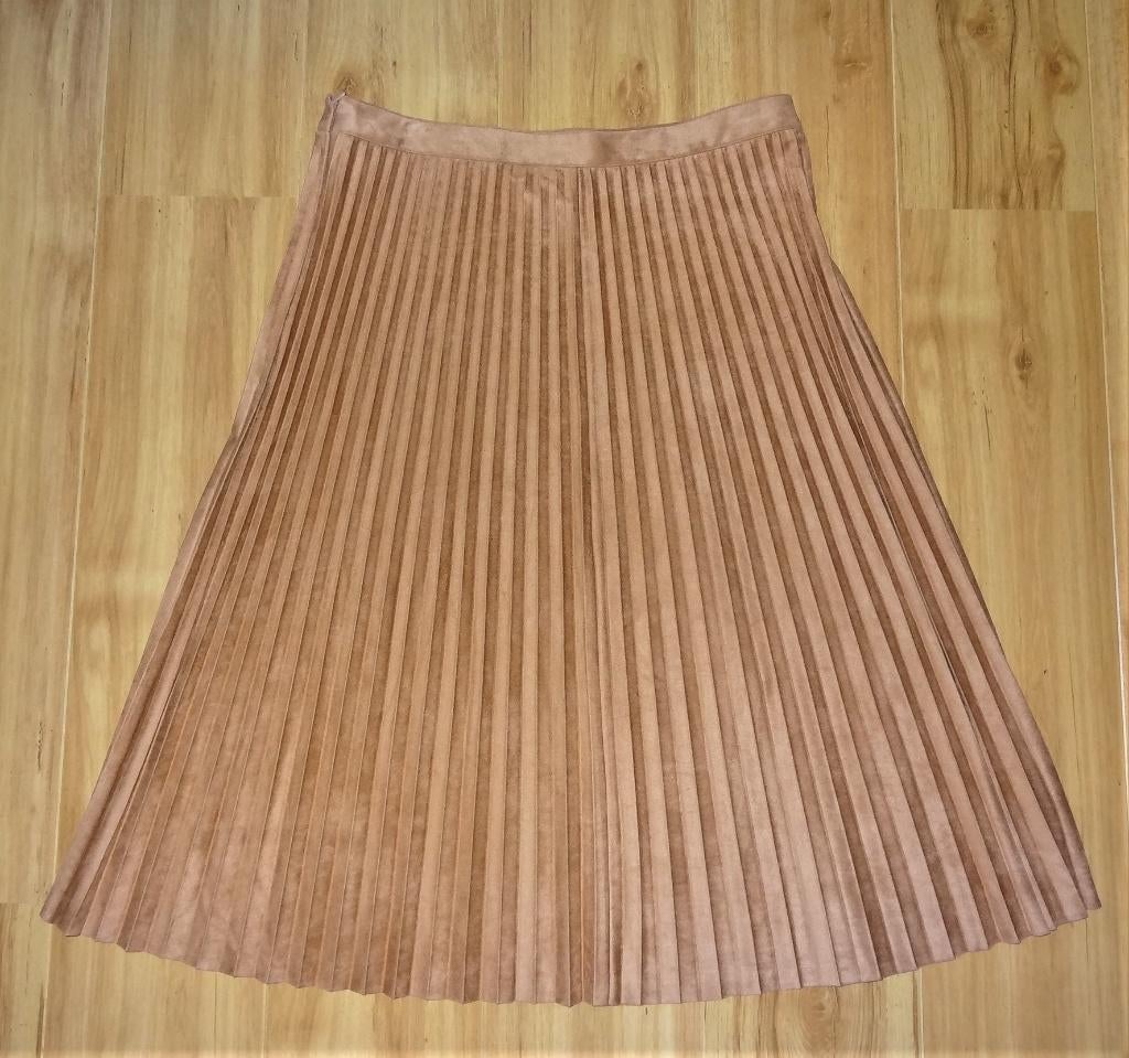Nieuw: Yessica midi plissé rok suèdine cognac bruin mt 44, Kleding | Dames, Rokken, Bruin, Yessica, Maat 42/44 (L), Nieuw