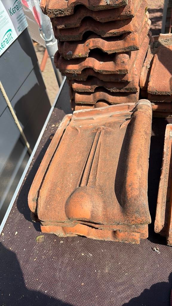 350 oude kruispannen met 14 stuks nok vorsten, Ophalen, Steen of Klei, Dakpannen, Rood