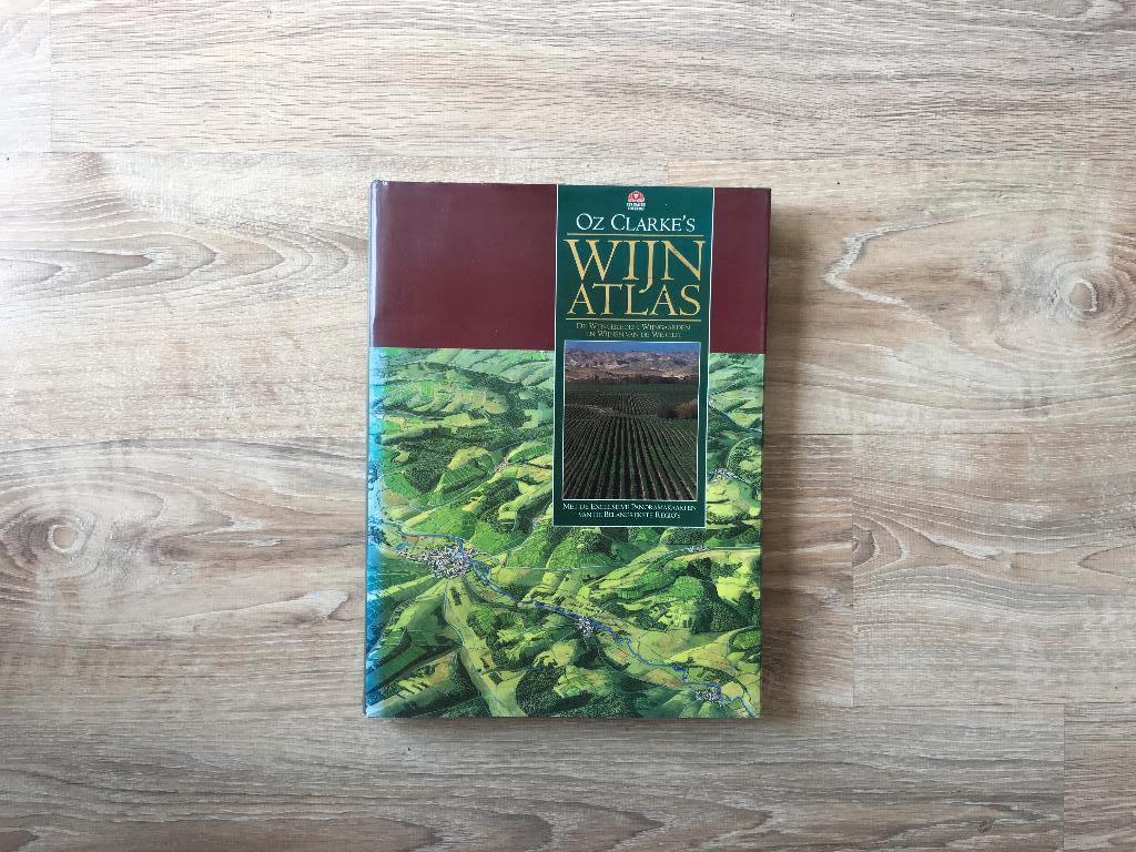 Oz Clarke wijn atlas van de hele wereld uitgebreid verhaal, Verzamelen, Wijnen, Ophalen of Verzenden, Zo goed als nieuw, Overige gebieden