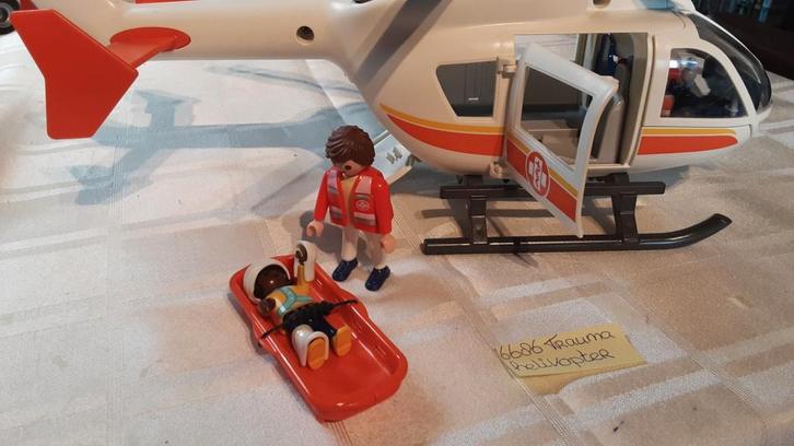 6686 helikopter ambulance, Kinderen en Baby's, Speelgoed | Playmobil, Zo goed als nieuw, Complete set, Ophalen of Verzenden
