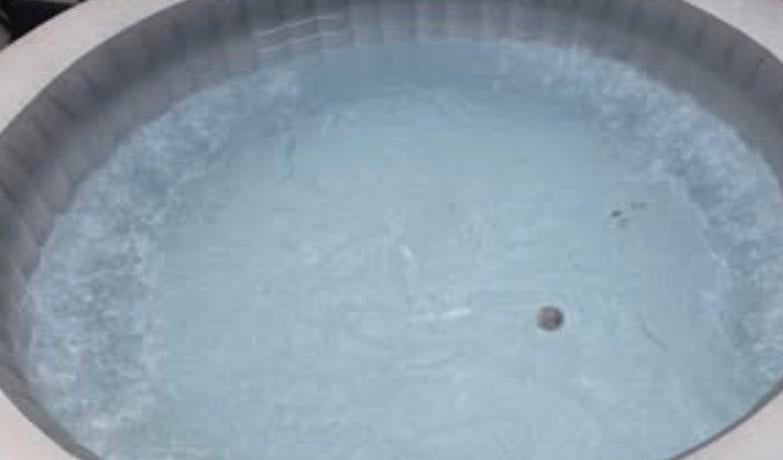 Jaccuzi PureSpa - Heerlijk ontspannen in eigen tuin, Ophalen of Verzenden, Gebruikt, Afdekzeil, Opblaasbaar