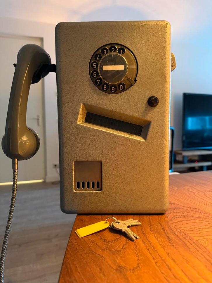 Betaaltelefoon kwartjestelefoon uit telefooncel in Rotterdam, Telecommunicatie, Vaste telefoons | Niet Draadloos, Gebruikt, Met draaischijf