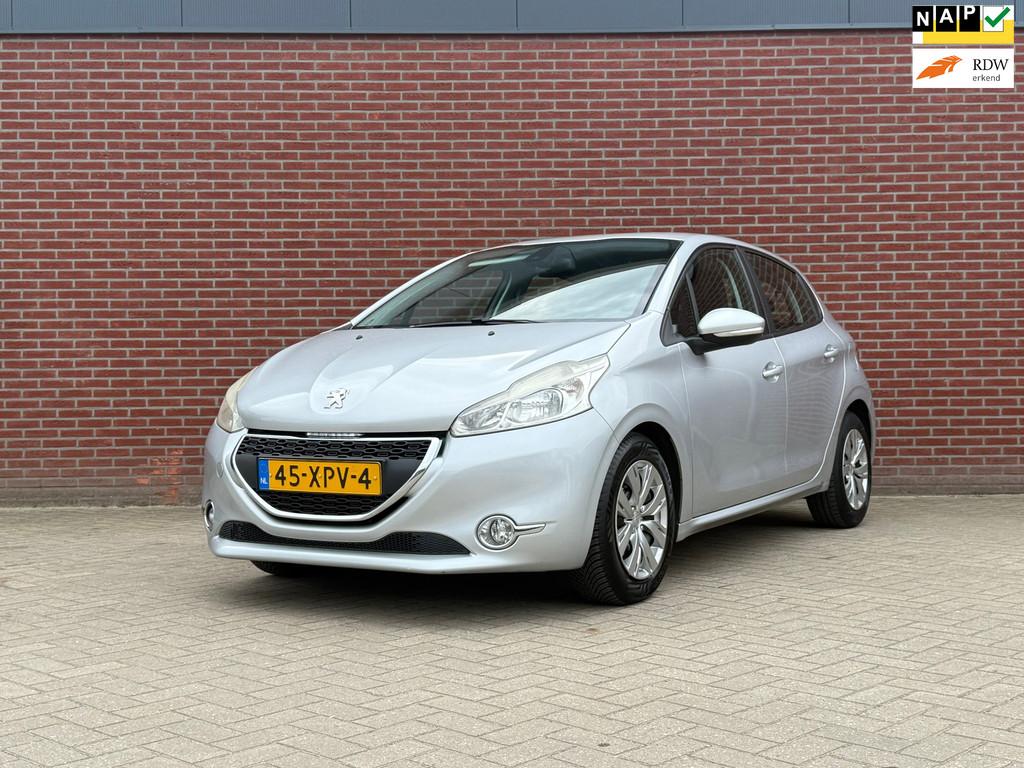 Peugeot 208 1.4 VTi Envy / Nap / Airco / Cruise / PDC / Trek, Auto's, Peugeot, Voorwielaandrijving, Euro 5, Parkeersensor, Origineel Nederlands