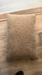 Mooie warme kleur kussen van Bye Boo., Ophalen of Verzenden, Zo goed als nieuw, Rechthoekig
