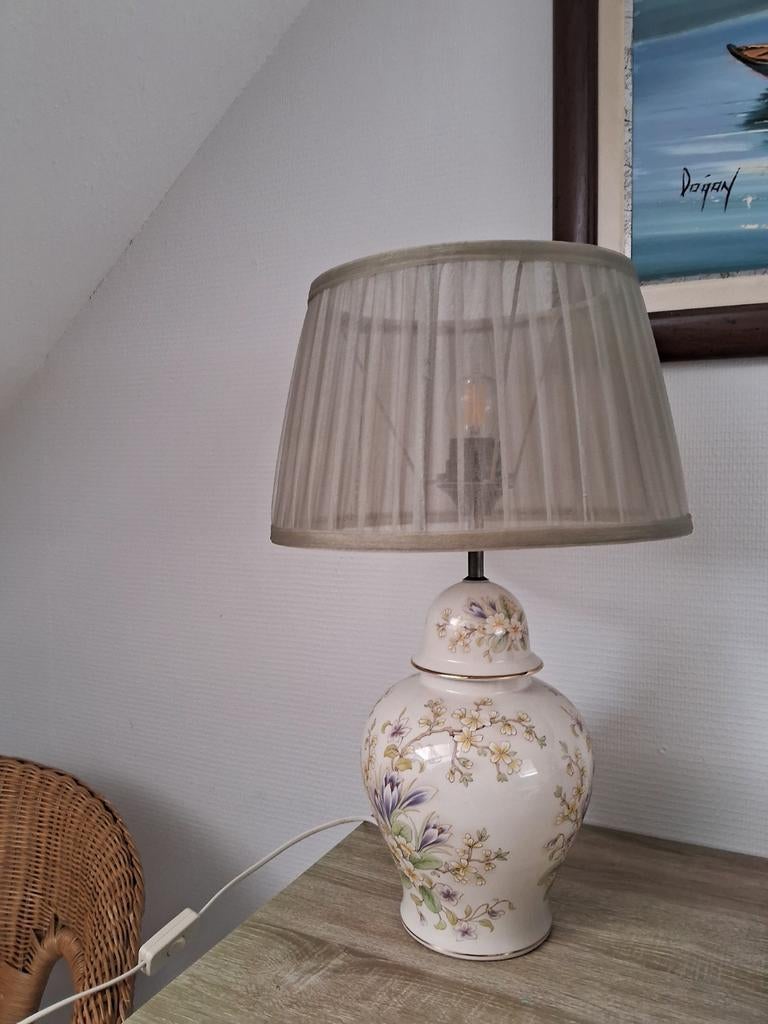 Mooie hand beschilderde tafellamp, Ophalen