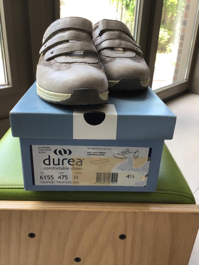 Durea taupe/ zilver sneakers met klittenband 37,5 H, Kleding | Dames, Schoenen, Durea, Overige kleuren, Ophalen of Verzenden, Sneakers of Gympen