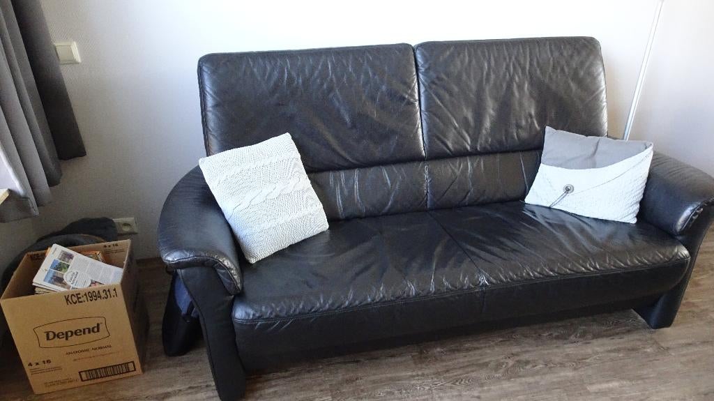 leren 3 zits bank gratis, Huis en Inrichting, Banken | Bankstellen, Ophalen, Gebruikt, Minder dan 75 cm, 150 tot 200 cm